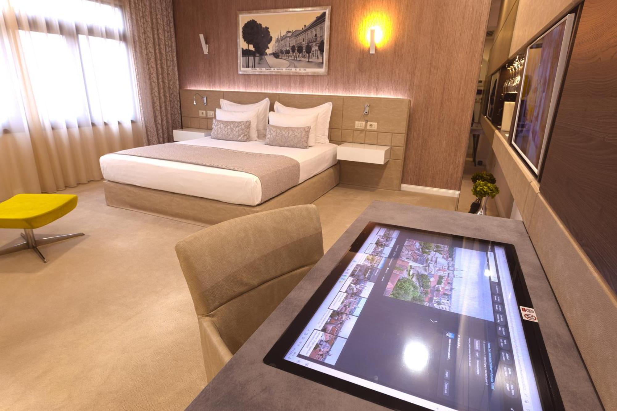Hotel Vila Class Satu Mare Exteriér fotografie